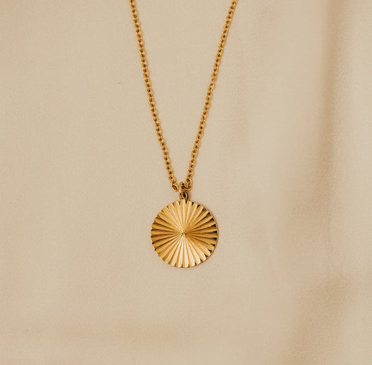 goldsunnecklace.webp__PID:0d7b8791-f7fa-493a-8d8d-21c83c005f0d