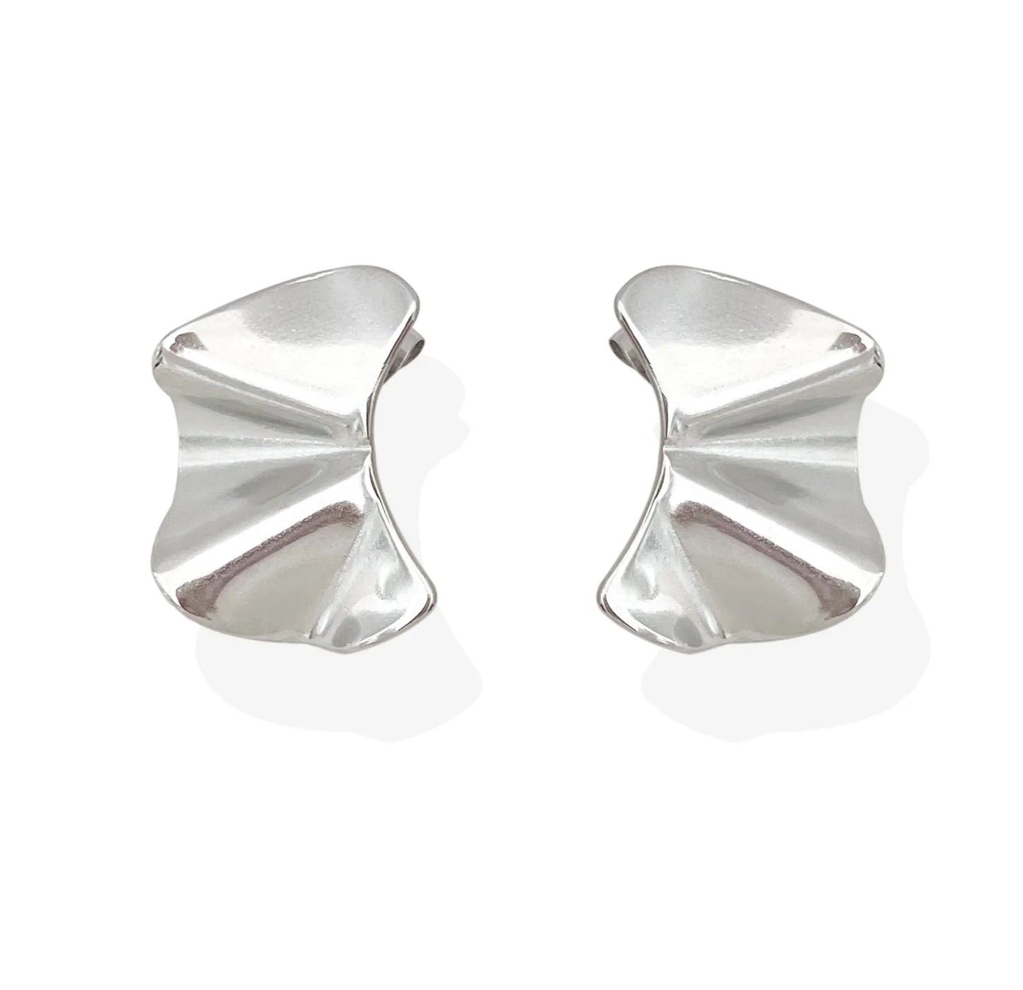 JACQUELINE SILVER WAVY STUD EARRING