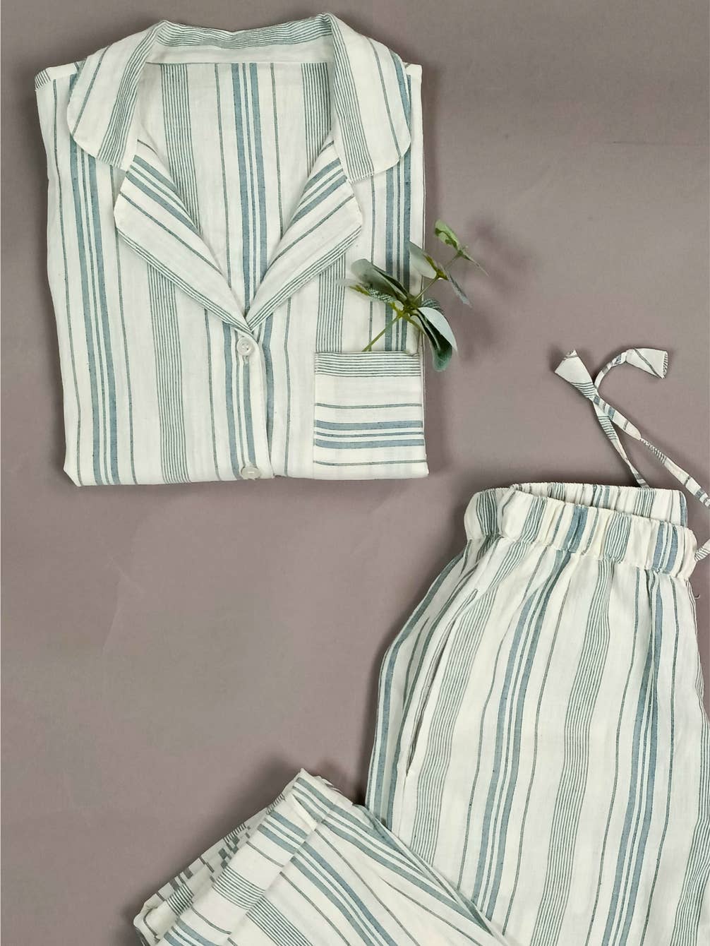 Classic Striped Striped Pajama Set for Adults and Kids