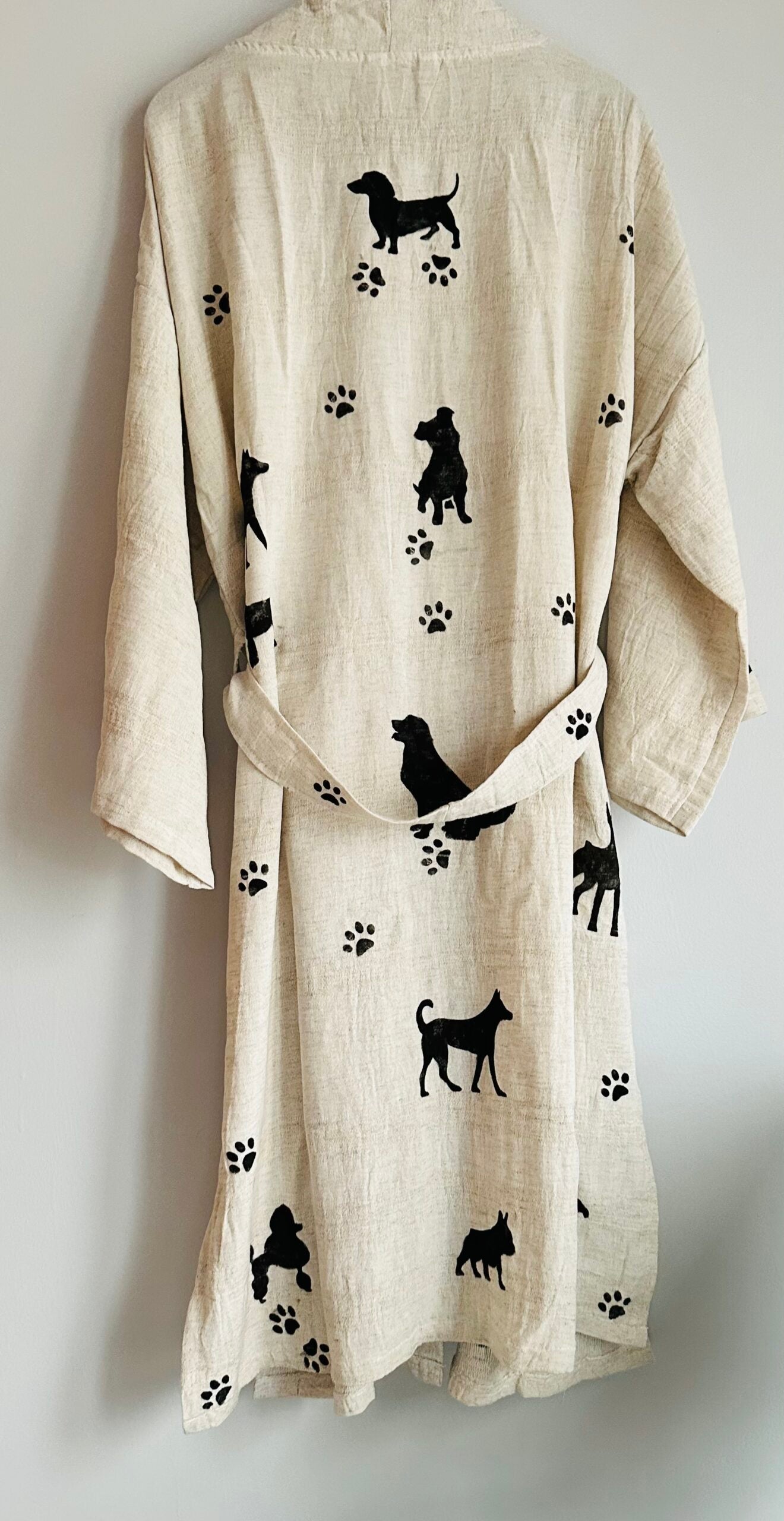 Dog lovers’ hand-painted oversized long kimono | Ivory