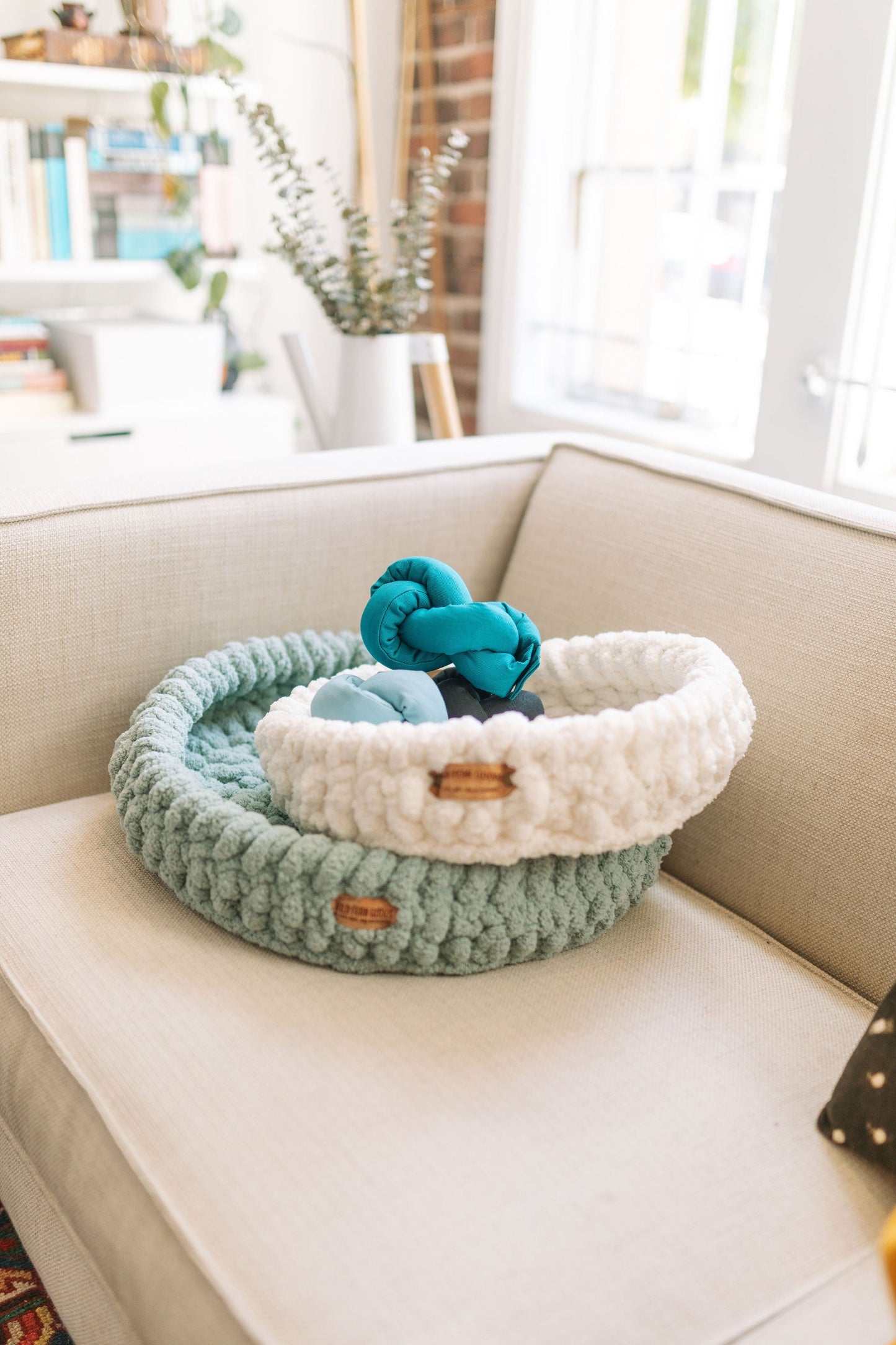 Ocean blue puzzle toy knot (original)