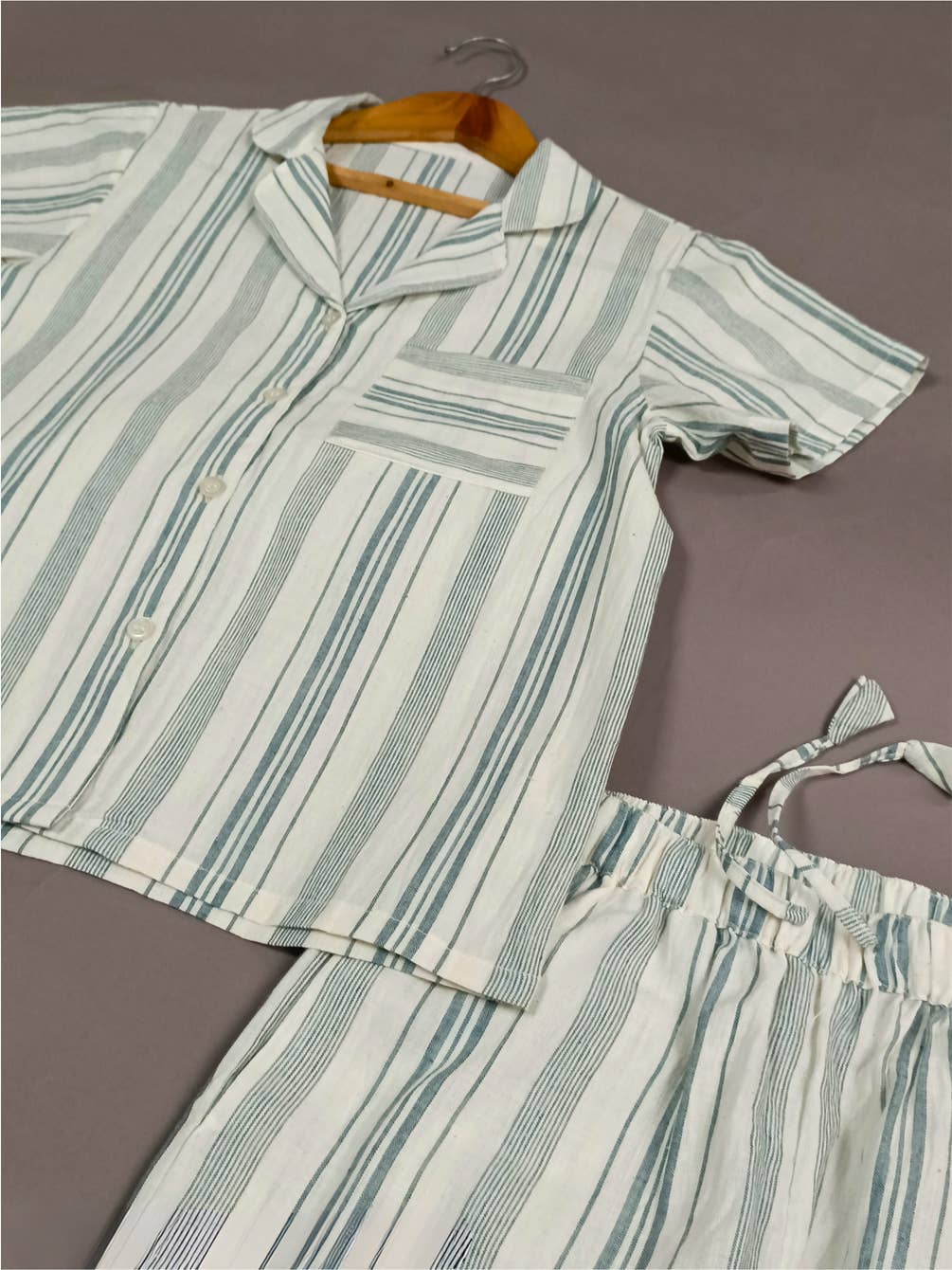 Classic Striped Striped Pajama Set for Adults and Kids