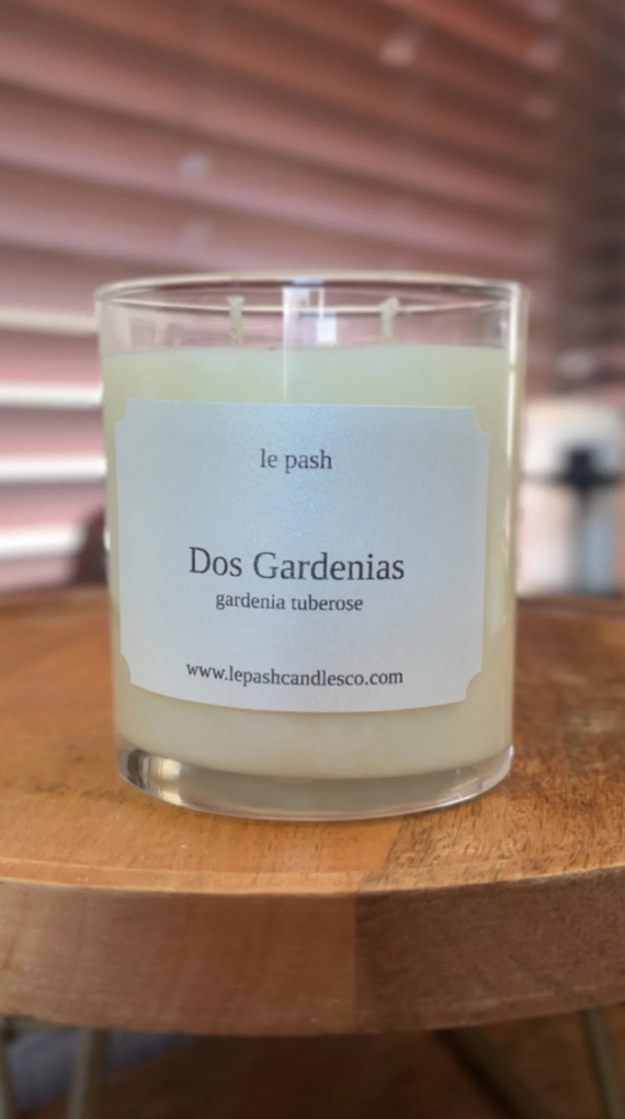 Dos Gardenias