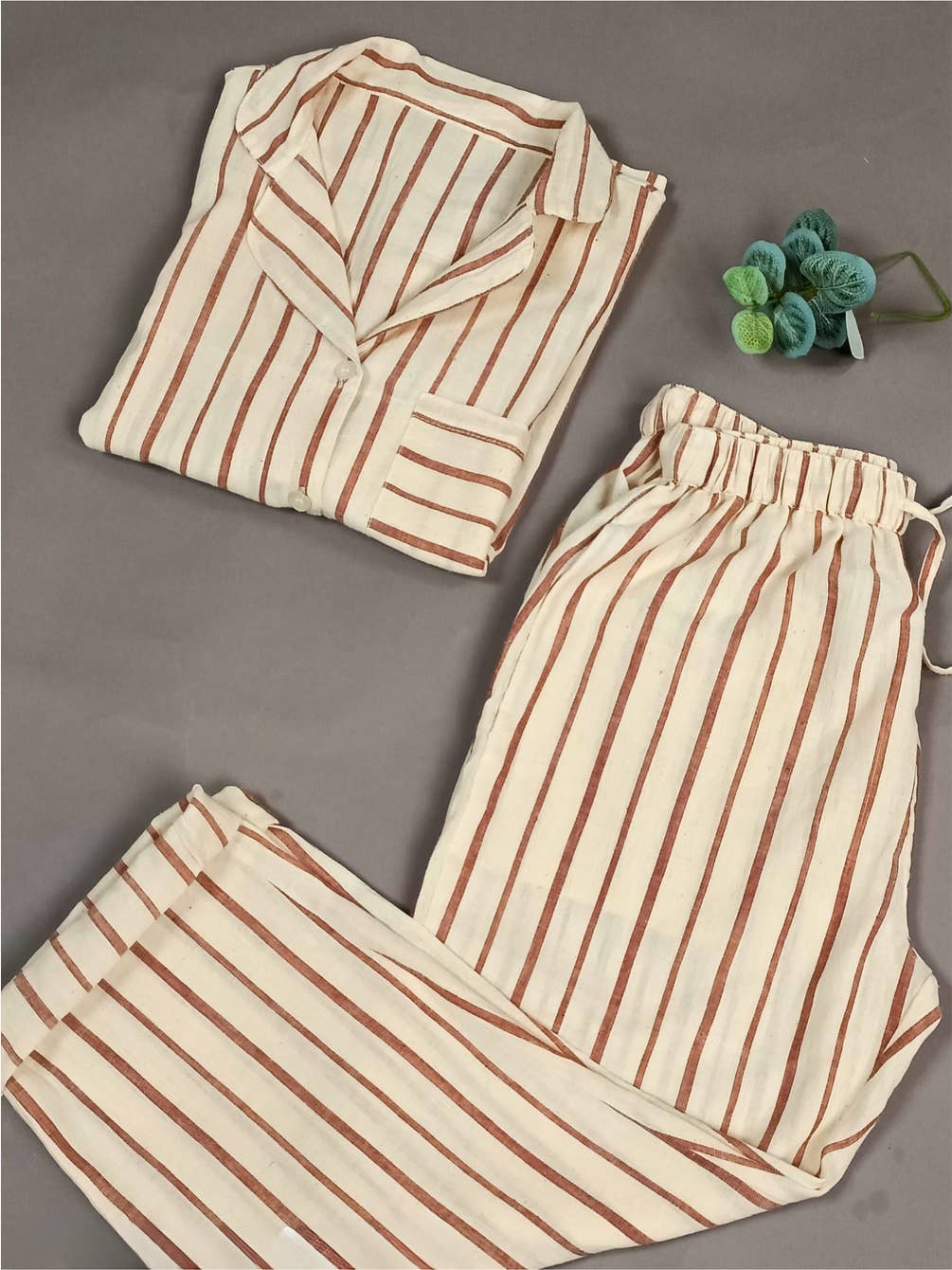 Classic Striped Striped Pajama Set for Adults and Kids